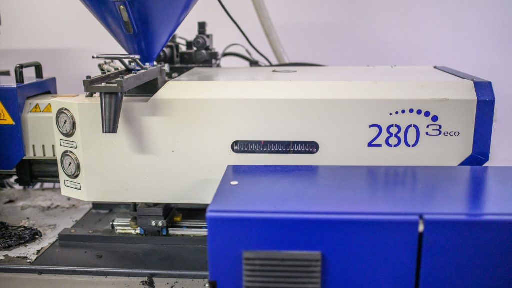 Dio stroja za injekcijsko brizganje